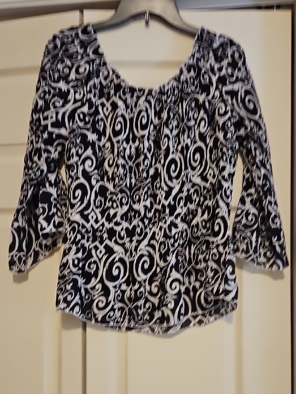 Jaipur Black & White Swirl Scoop Neck Blouse